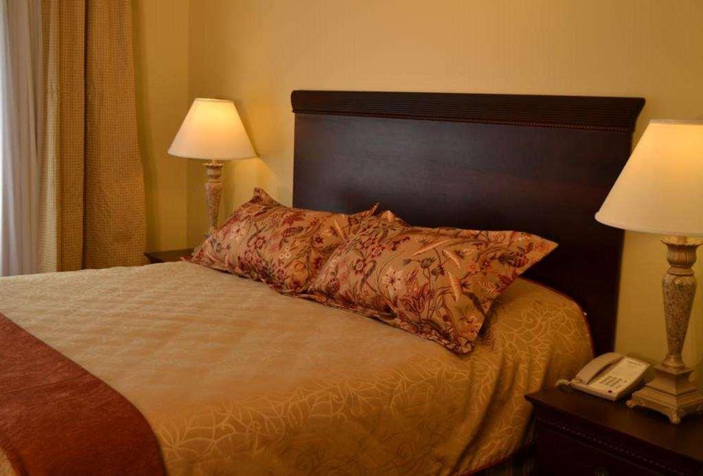 Euro-Suites Hotel Morgantown Ruang foto