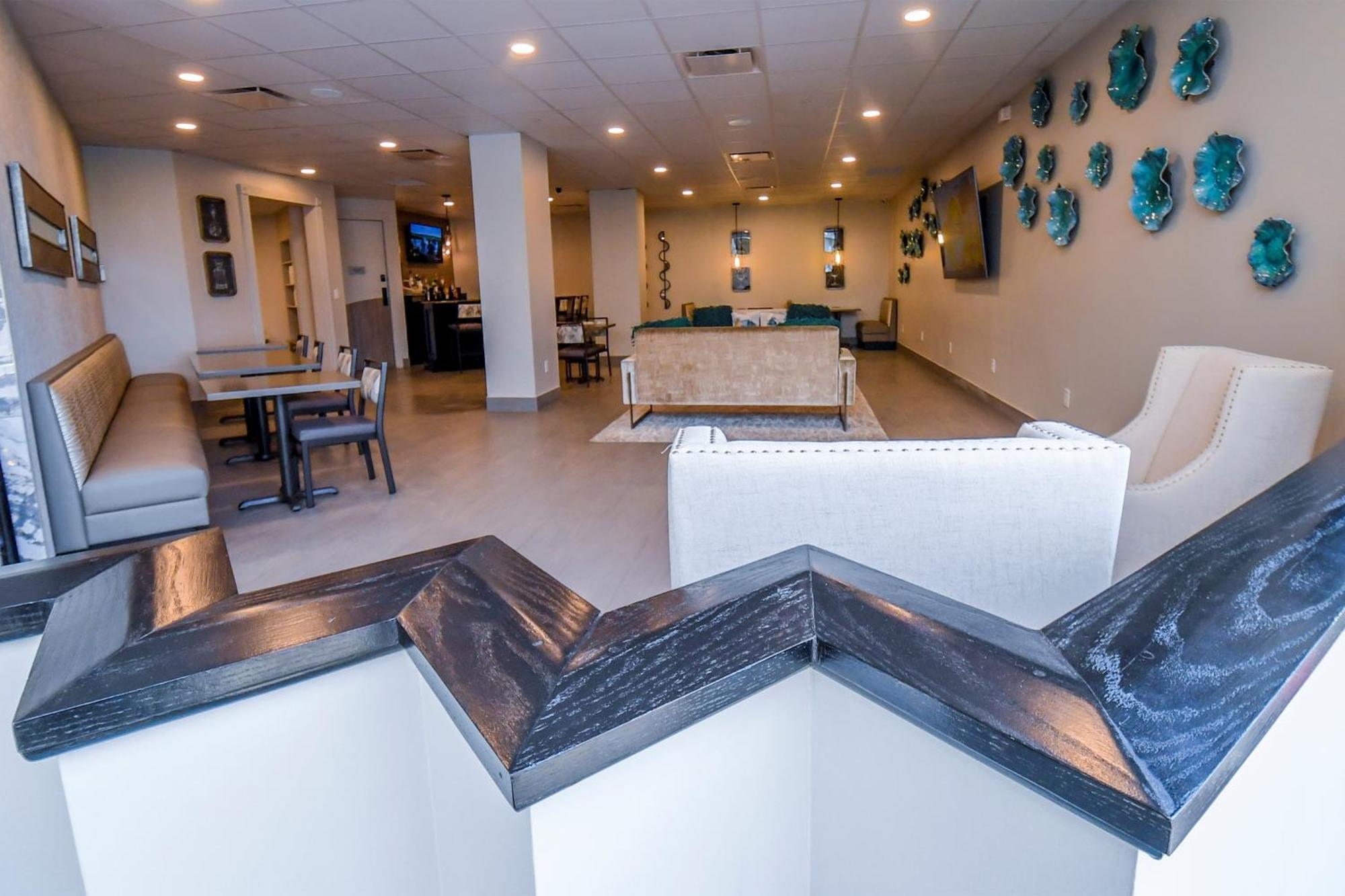 Euro-Suites Hotel Morgantown Bagian luar foto