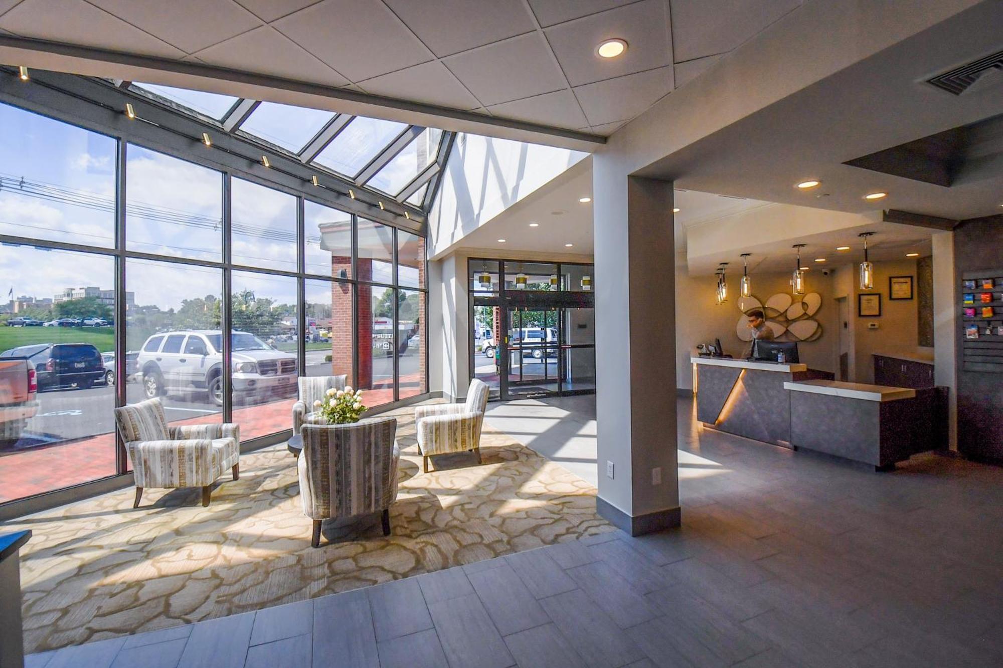 Euro-Suites Hotel Morgantown Bagian luar foto