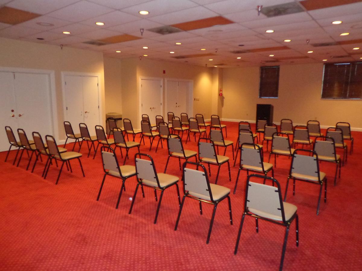 Euro-Suites Hotel Morgantown Bagian luar foto
