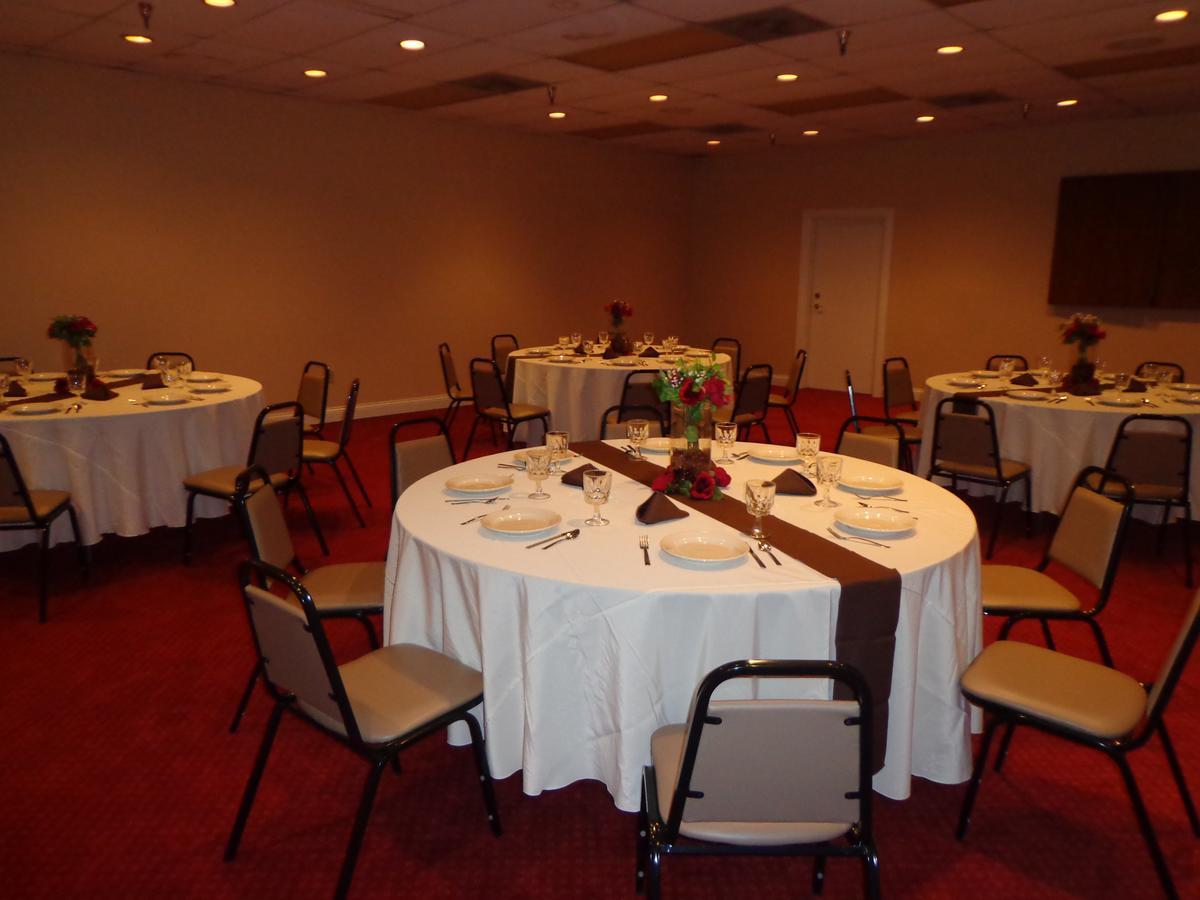 Euro-Suites Hotel Morgantown Bagian luar foto