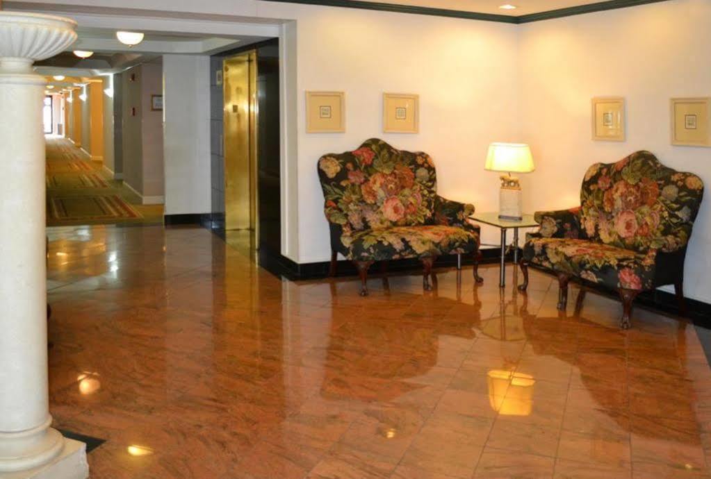 Euro-Suites Hotel Morgantown Bagian luar foto