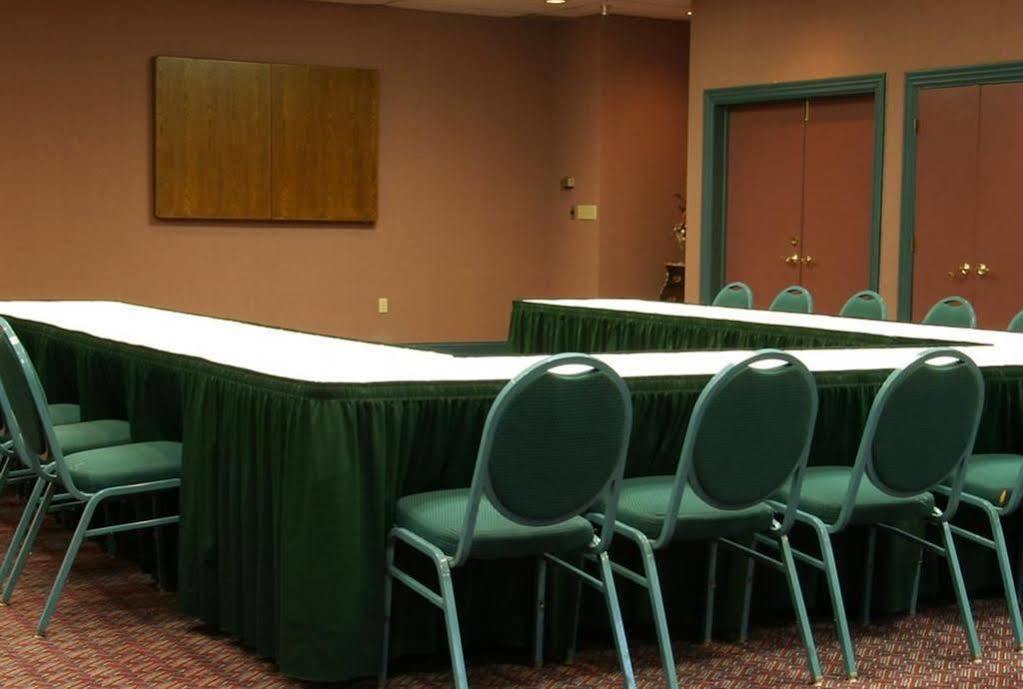 Euro-Suites Hotel Morgantown Bagian luar foto